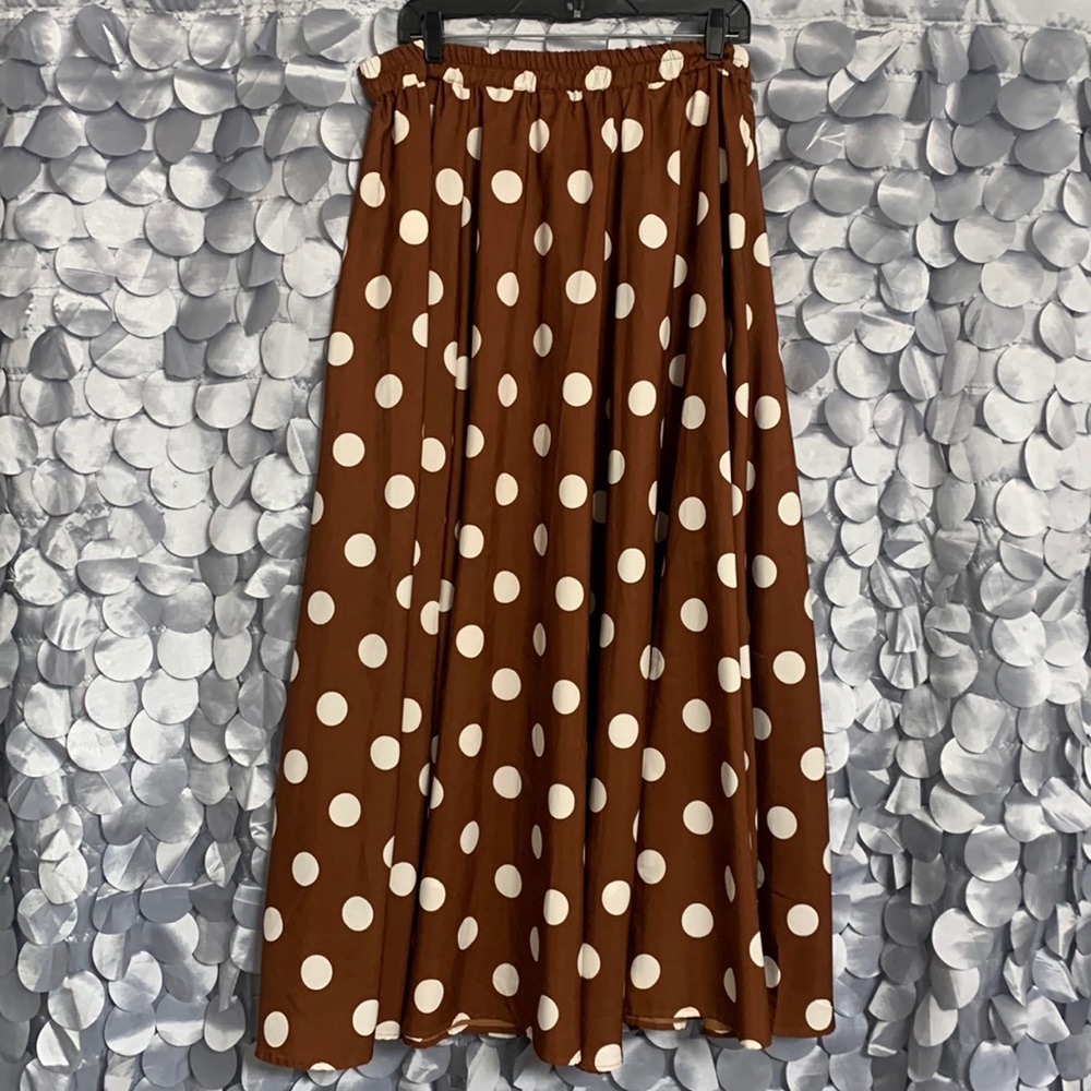 Never worn. 3 foot maxi skirt!